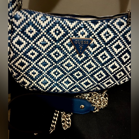 GUESS-Rianee-Blue and White Woven Purse-Comes W/Detachable Shoulder Strap-New - Picture 3 of 6